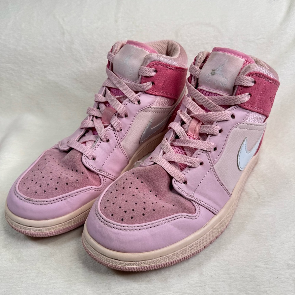 Nike Air Jordan 1 Digital Pink Size 7.5 CW5379-600